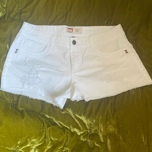 NWOT LEI Junior’s Distressed White Jean Shorts 100% COTTON LOW RISE Y2K FASHION